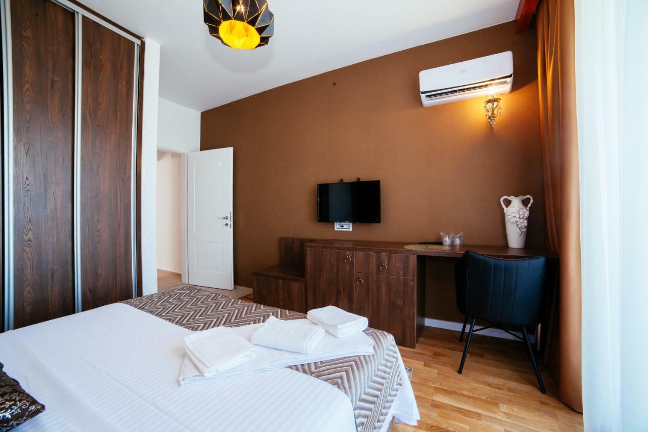 Hotel Platinum 乌尔齐尼 外观 照片