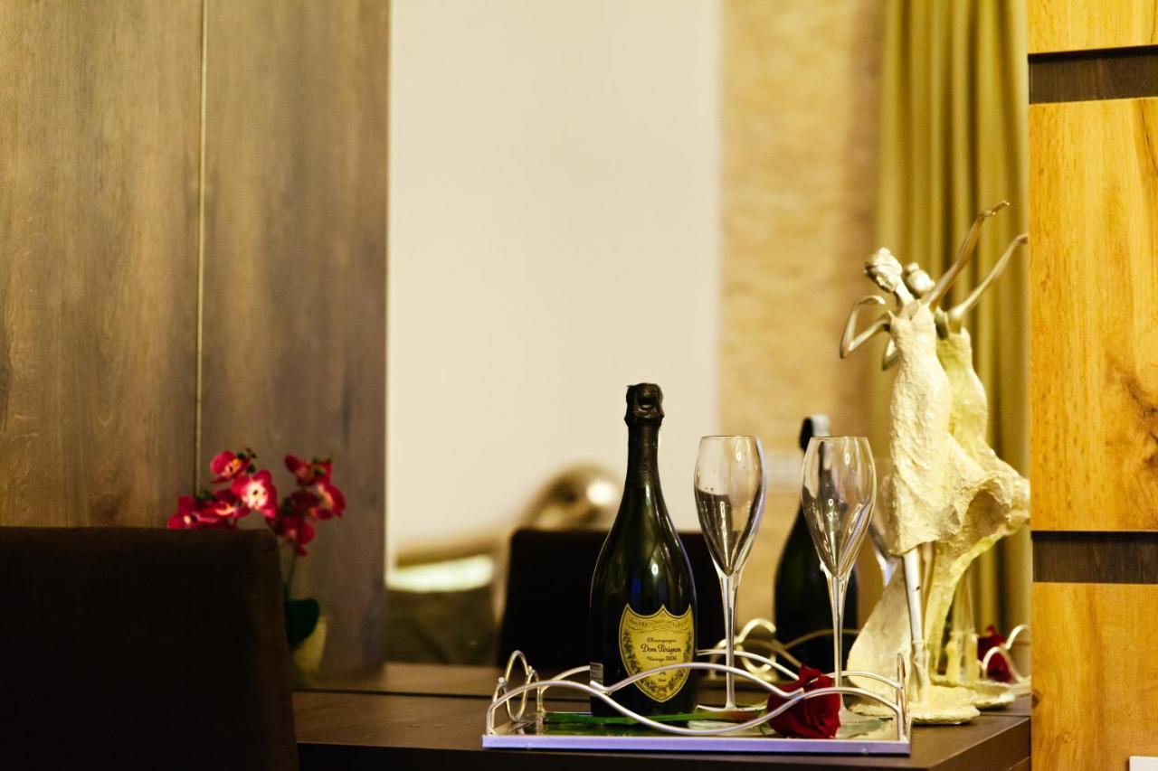 Hotel Platinum 乌尔齐尼 外观 照片