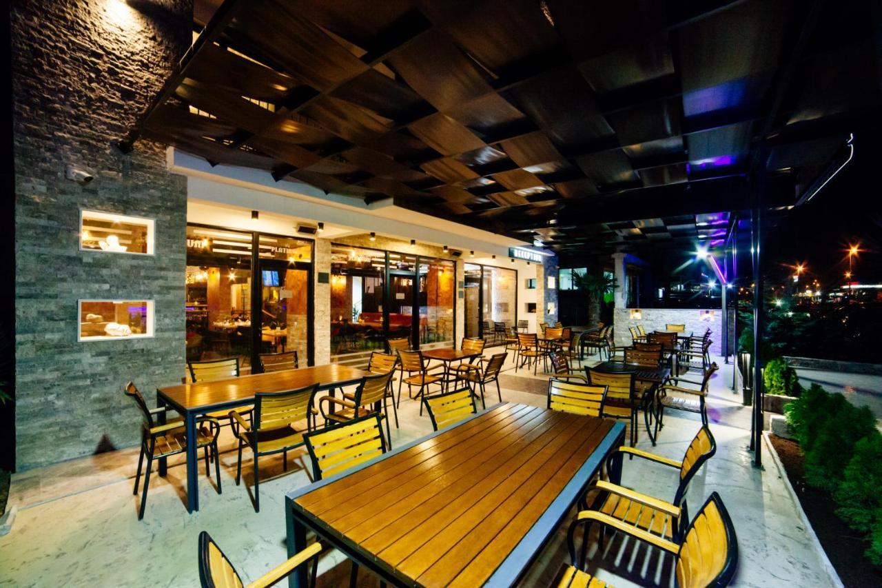 Hotel Platinum 乌尔齐尼 外观 照片